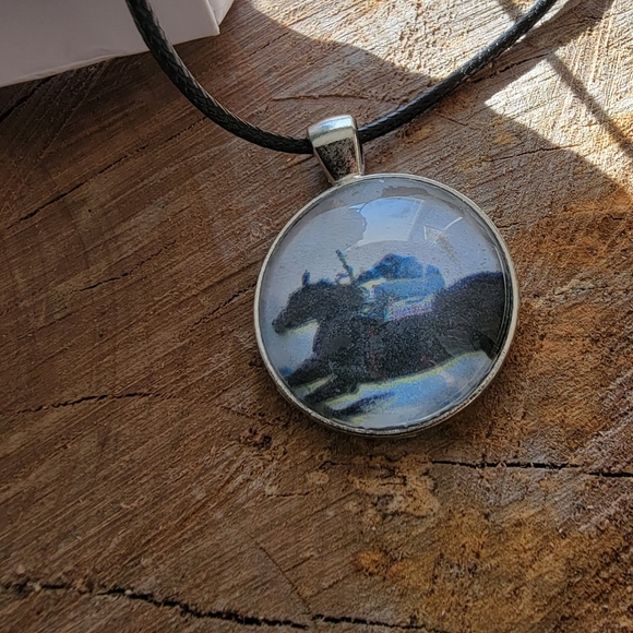 NEW🩵 1 Leather Horse bracelet,  1 stone heart necklace and 1 glass horse pendan - Picture 4 of 4